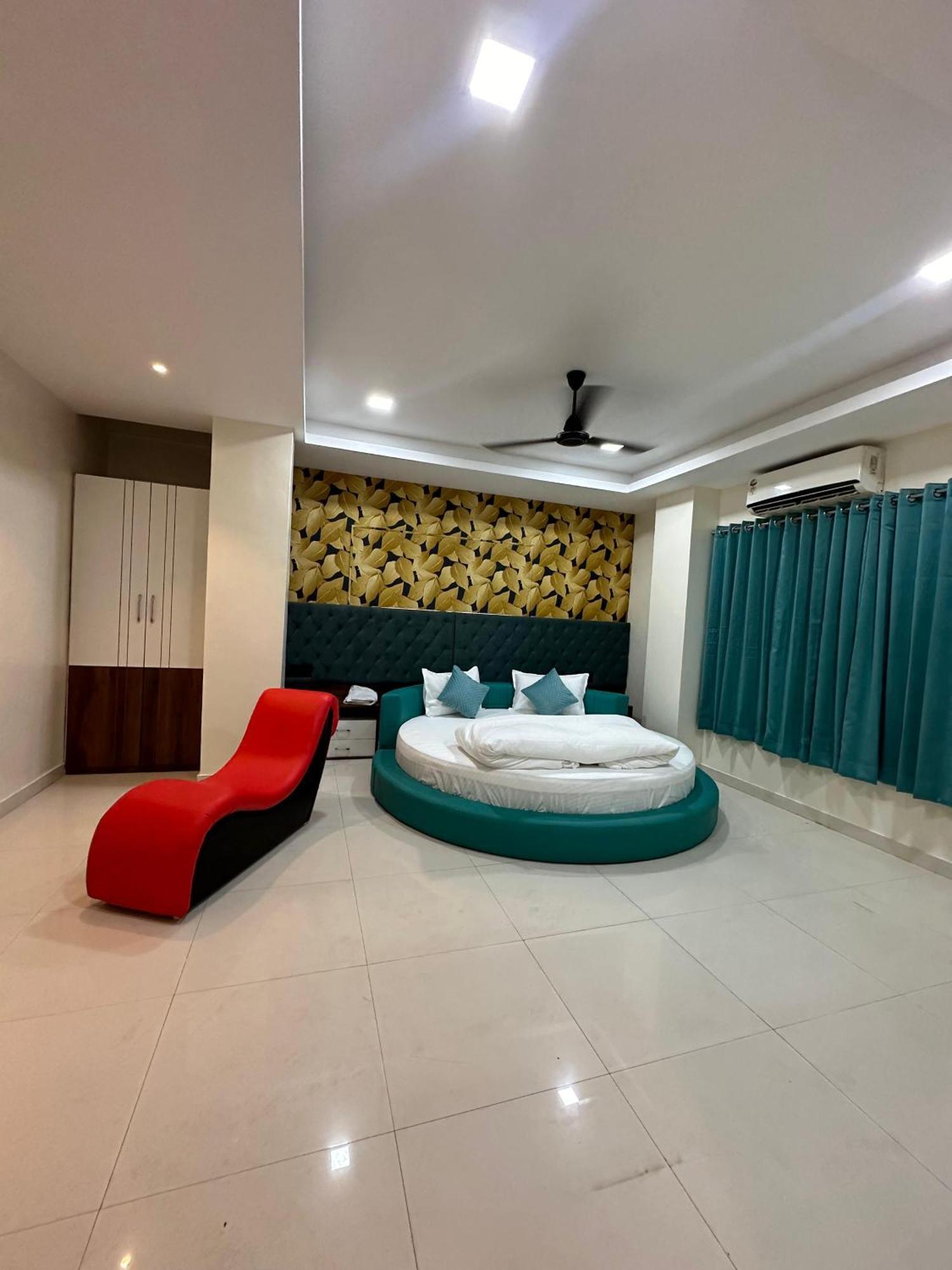 פונה Hotel Elite Stay מראה חיצוני תמונה