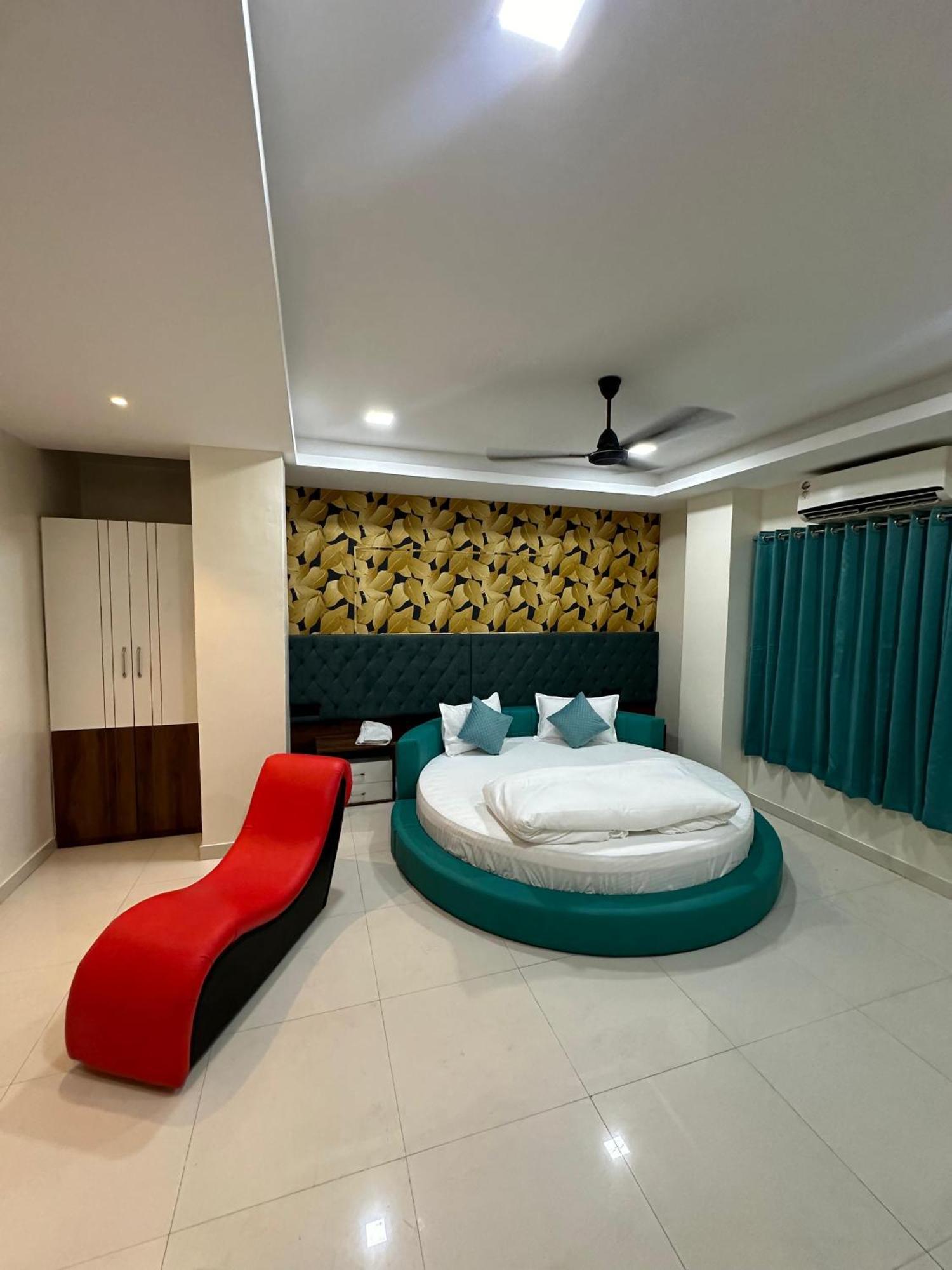 פונה Hotel Elite Stay מראה חיצוני תמונה