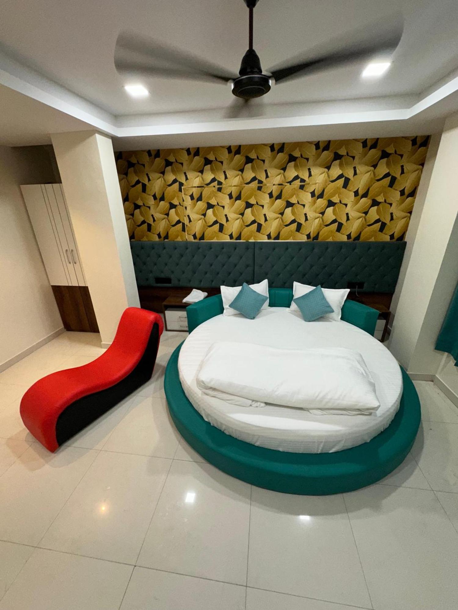 פונה Hotel Elite Stay מראה חיצוני תמונה